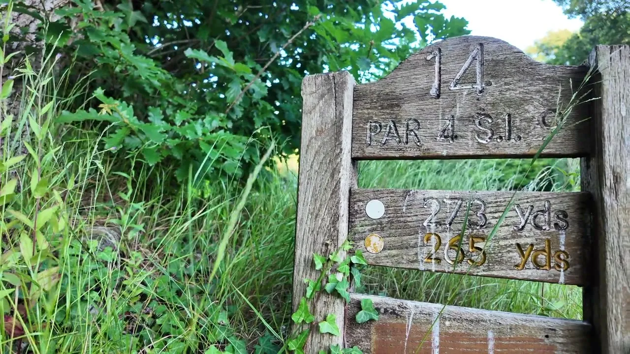 Flyover video of hole 14, Canal Turn